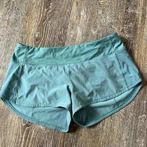 Lululemon Hotty Hot Short SZ 6